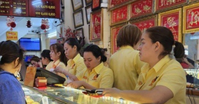 Giá vàng hôm nay 26-4: Khó đoán hơn bao giờ hết!