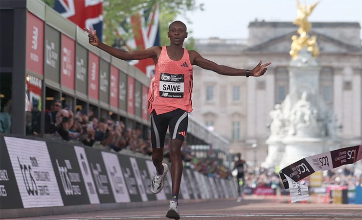 Sabastian Sawe là chân chạy đầu tiên chạy full marathon&nbsp;dưới 2 giờ trong một cuộc thi chính thức