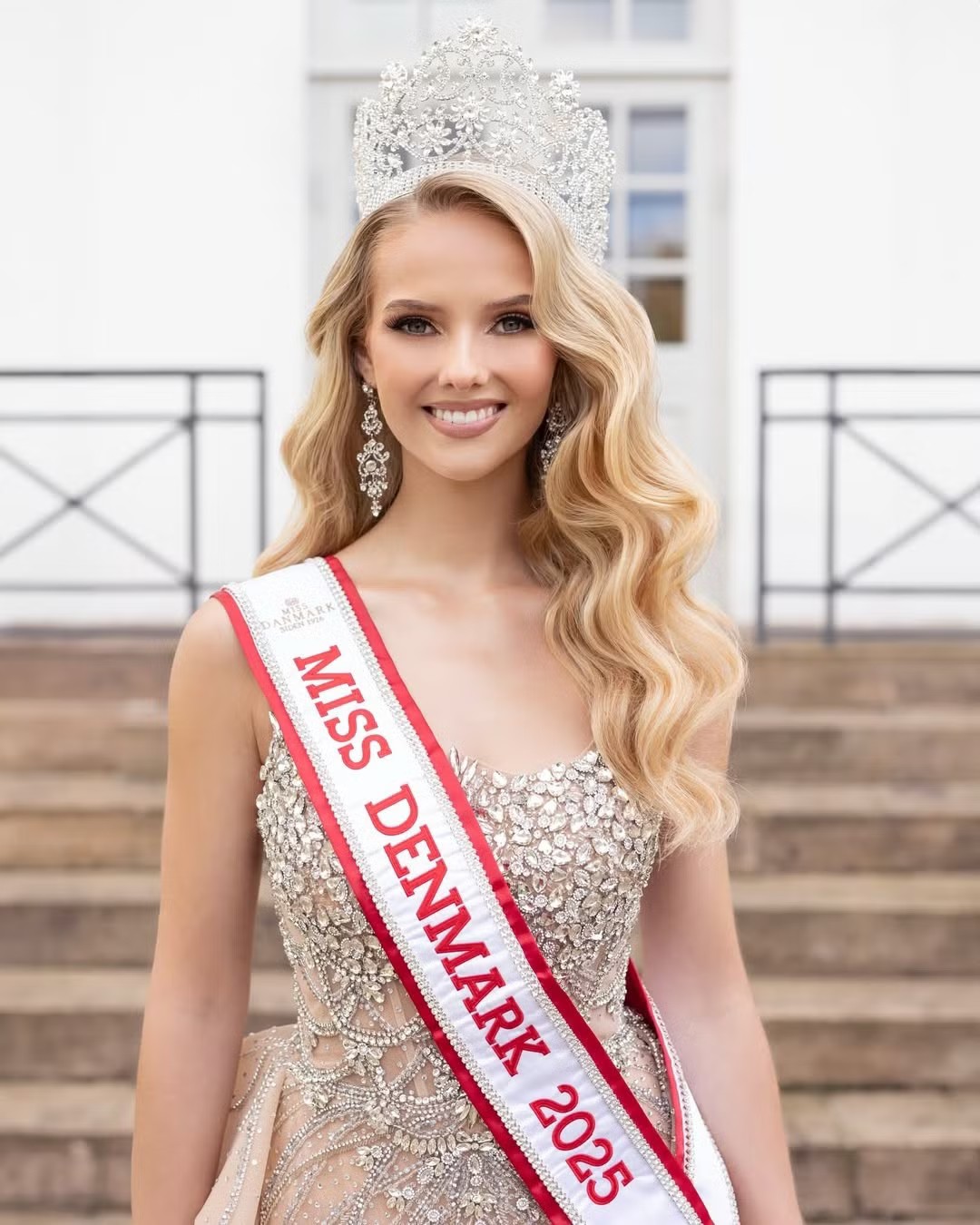 Lộ diện thêm nhiều người đẹp đến Việt Nam thi Hoa hậu Thế giới - 8