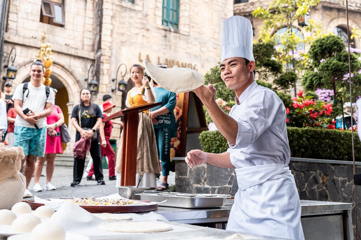 Khách Tây choáng ngợp với không khí lễ hội Mặt Trời tại Ba Na Hills - 5