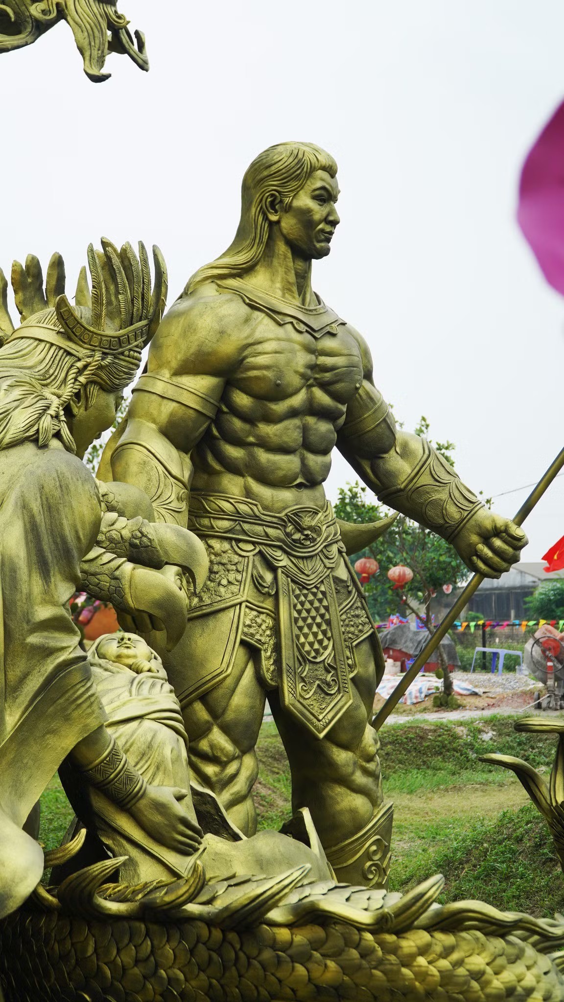 Làm tượng 'Cội Nguồn' dịp Giỗ Tổ, chàng trai Bắc Ninh gây xúc động - 5