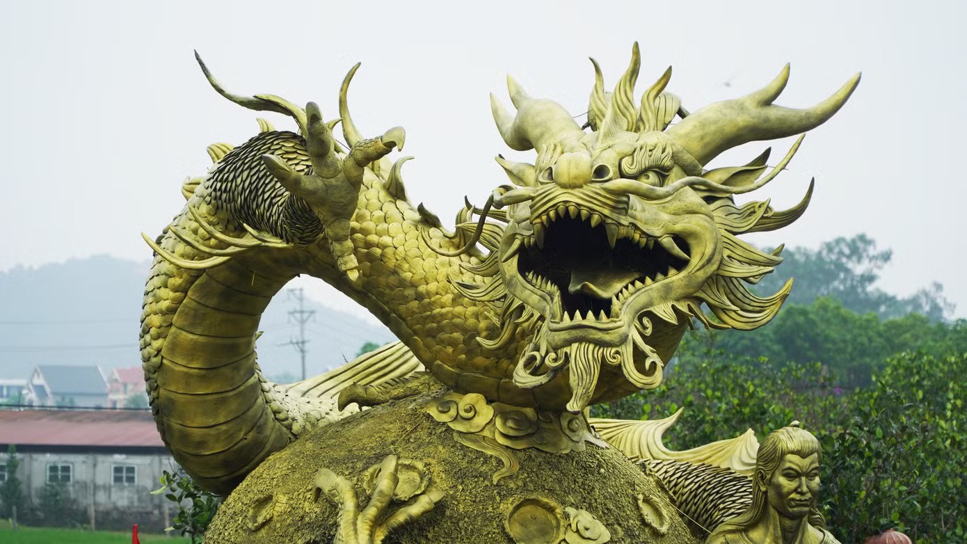 Làm tượng 'Cội Nguồn' dịp Giỗ Tổ, chàng trai Bắc Ninh gây xúc động - 9