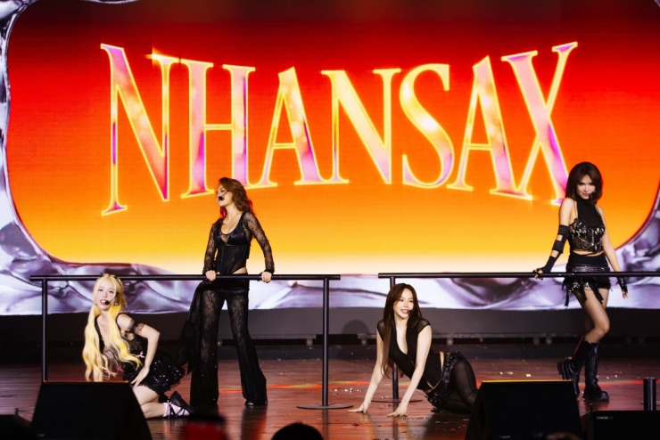 Bùi Lan Hương cùng dàn Chị đẹp khoe body sexy - 6