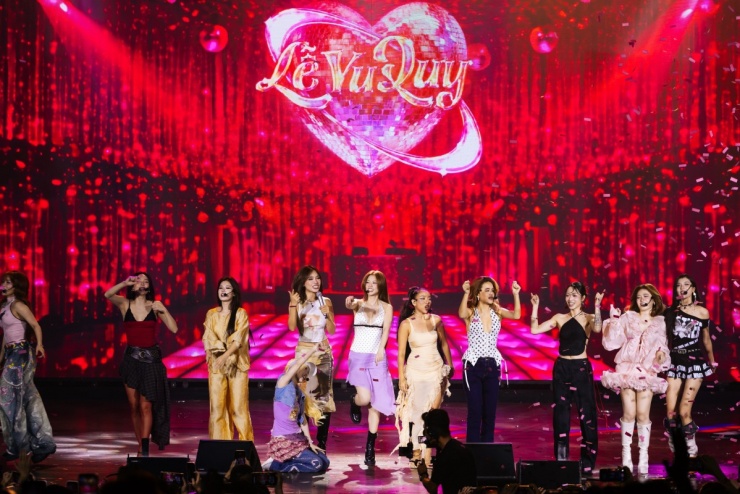 Bùi Lan Hương cùng dàn Chị đẹp khoe body sexy - 8