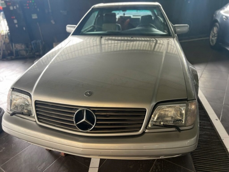 Mercedes-Benz SL-Class R129 đời 1996 của chủ xe tại Nha Trang.&nbsp;