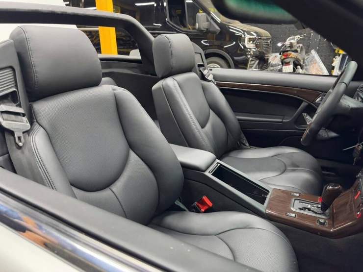 Hàng hiếm Mercedes-Benz R129 tại Việt Nam, xe 30 năm tuổi giá đắt hơn siêu xe - 4