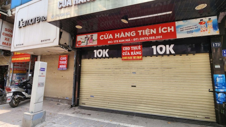 Nhiều mặt bằng cho thuê tìm khách hàng đến từ vài tháng đến cả năm cũng không ai "chốt đơn".&nbsp;Ảnh: Thái Nguyễn