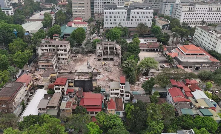 Nhà tang lễ Quốc gia số 5 Trần Thánh Tông hiện nay và khu vực đang được mở rộng.