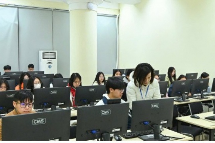 Từ năm 2027 thi tốt nghiệp trên máy: Lộ trình đã có, nhưng hạ tầng có theo kịp?