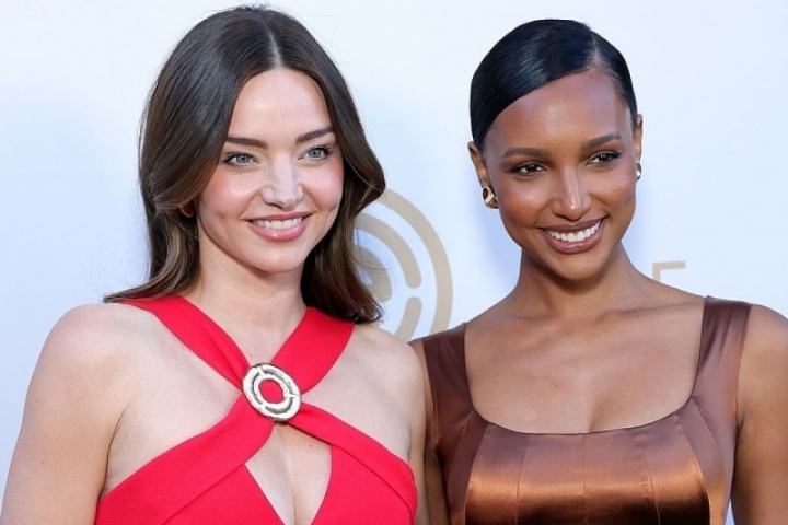 Miranda Kerr đọ sắc với thiên thần nội y Jasmine Tookes