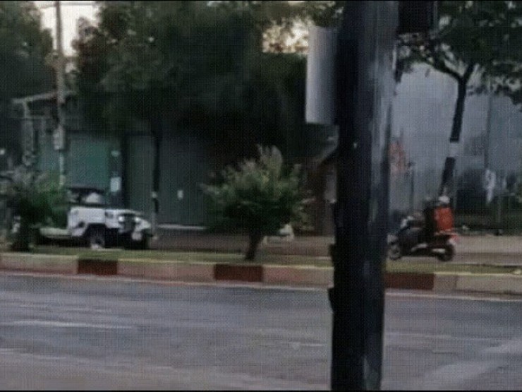 Xác minh lái xe jeep đi ngược chiều, đe doạ tài xế công nghệ