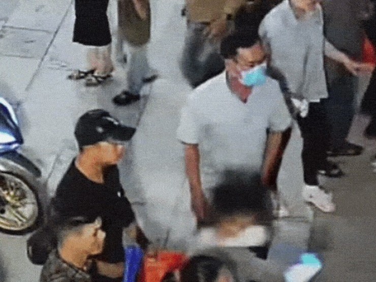 Lại xảy ra cướp tài sản tại cổng của Tân Huê Viên