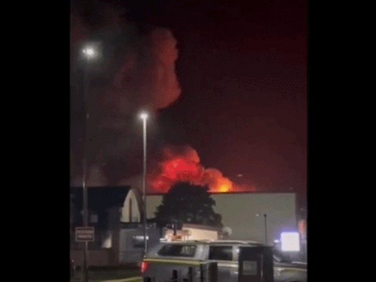 Hỏa hoạn lớn tại căn cứ chứa máy bay ném bom Mỹ