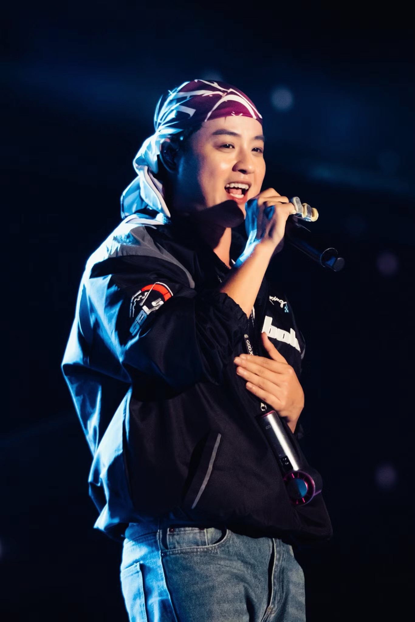 Nỗ lực hát live của 32 ca sĩ trước 50.000 khán giả - 15