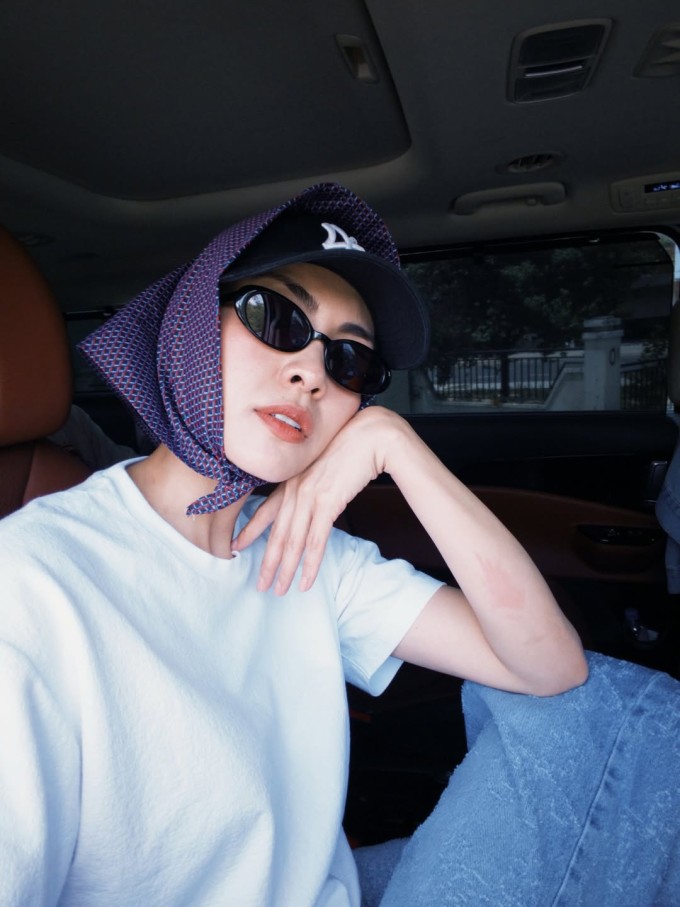 Ảnh sao 27/4: Tăng Thanh Hà được khen trẻ 'không tuổi' - 1