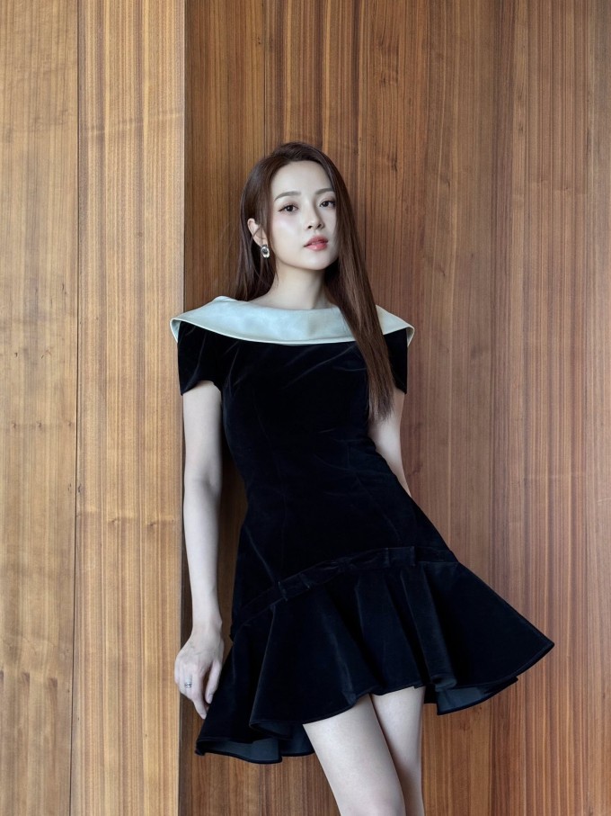 Ảnh sao 27/4: Tăng Thanh Hà được khen trẻ 'không tuổi' - 5