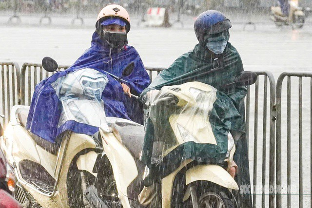 Nhiều khu vực của miền Bắc mưa dông từ chiều tối nay. Ảnh: Tuấn Anh