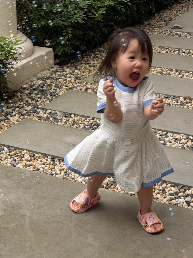 Phương Oanh khen con trai 2 tuổi 'nghiêm túc và trách nhiệm' - 3