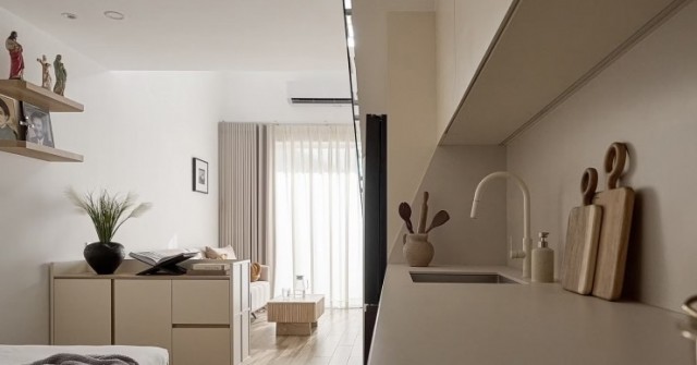 Cải tạo nhà 4 tầng hẹp ngang trong hẻm thành không gian sống thoáng đãng