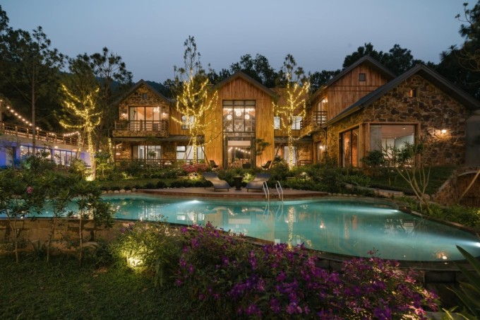 Chim làm tổ, hoa khoe sắc ở biệt thự 4.000 m2 của Trọng Tấn - 1