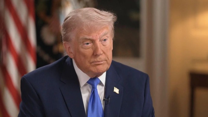 Tổng thống Mỹ Donald Trump trả lời phỏng vấn với nhà báo Norah O'Donnell ngày 26/4. Ảnh: CBS