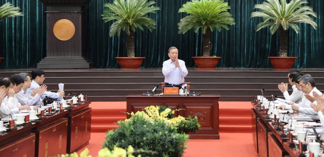 Tổng Bí thư, Chủ tịch nước Tô Lâm làm việc với Ban Thường vụ Thành ủy TPHCM chiều 27-4; Ảnh: PHAN ANH