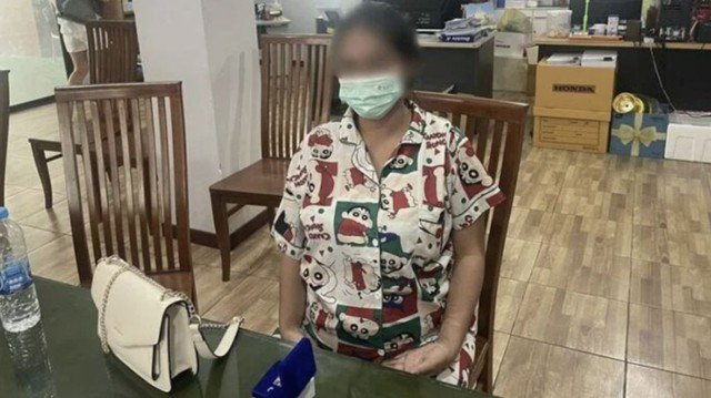 Worawan chủ động ra công an trình diện. Ảnh: The Thaiger