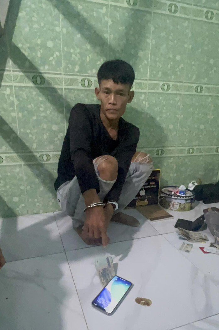 Nguyễn Hữu Nghĩa bị công an bắt sau 10 giờ trộm cắp