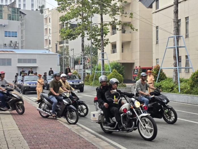 Công an TPHCM ra quân trấn áp tội phạm