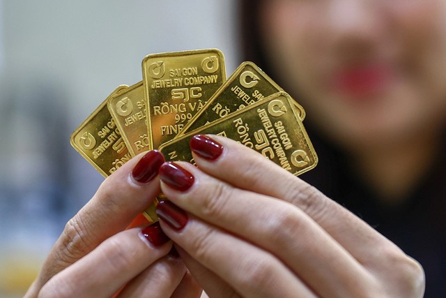 Giá vàng hôm nay, ngày 27/4, giữ ổn định giá vàng miếng và giá vàng nhẫn.