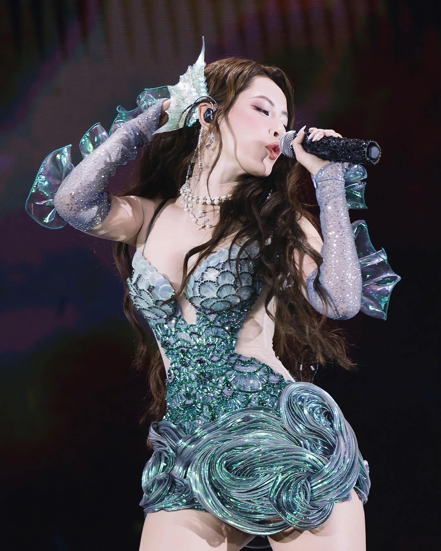 Một mỹ nhân Vbiz chỉ 'nhỉnh' 1m6 có thể 'cân' được mọi loại trang phục nhờ cách mix khéo léo - 2