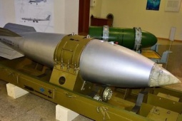 Video hiếm lộ cảnh tiêm kích Liên Xô thả bom hạt nhân giữa Chiến tranh Lạnh