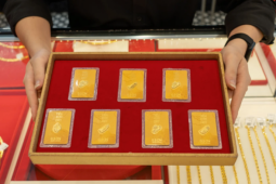 Giá vàng hôm nay 27/4: Vàng SJC, vàng nhẫn Bảo Tín Minh Châu, Phú Quý, Doji ở mức bao nhiêu?