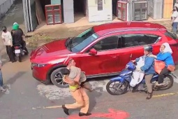 Cháu bé bị điện giật tại lễ hội té nước