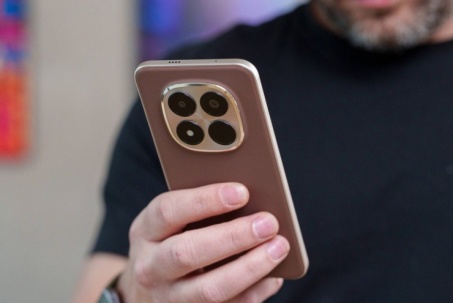 Xiaomi đang phát triển 3 smartphone có pin 10.000 mAh