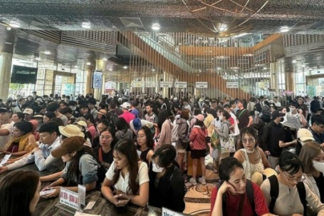 Nhiều điểm du lịch 'thất thủ' ngày thứ hai nghỉ lễ Giỗ Tổ