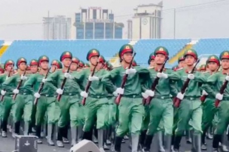 Choáng ngợp cảnh hơn 1.000 cán bộ, chiến sĩ luyện tập diễu binh trước giờ G  Âm vang Tổ quốc 