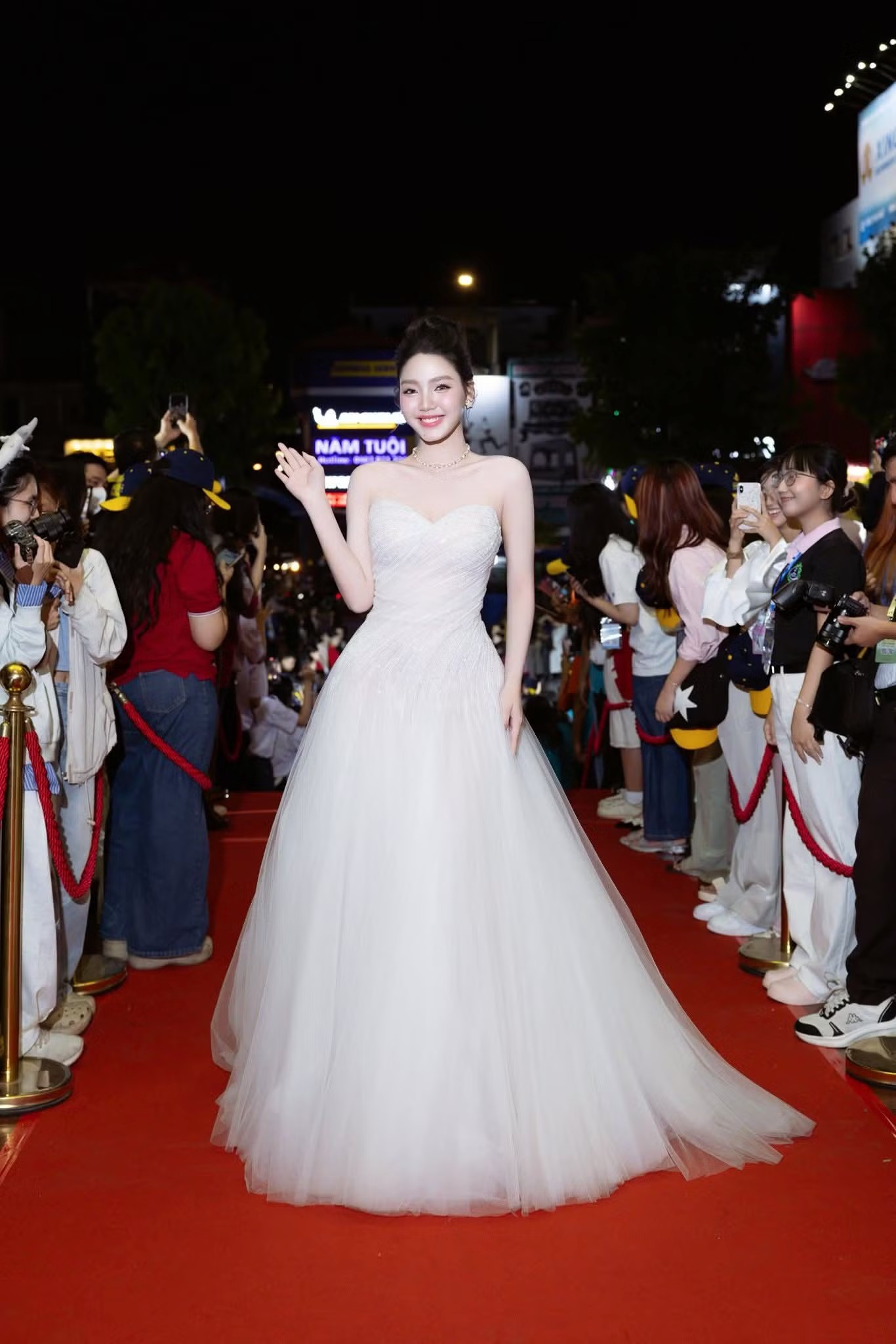 Diễn viên 18 tuổi vượt mặt hết nàng thơ, ngọc nữ Việt Nam - 6