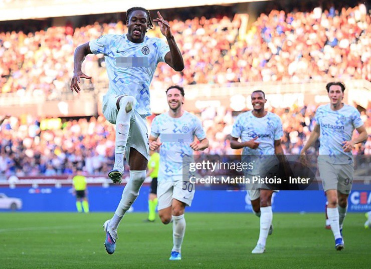 Inter đánh rơi chiến thắng