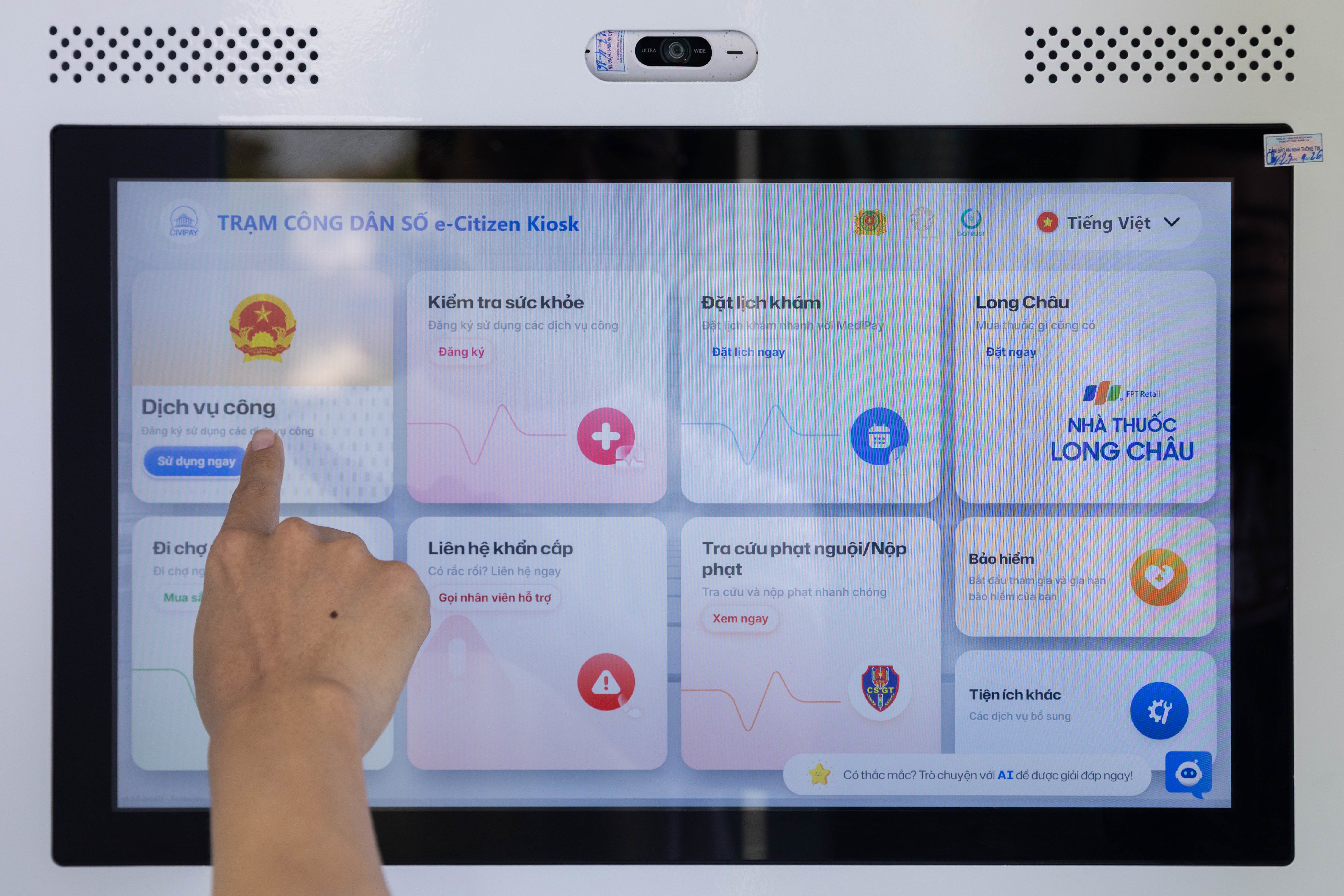 Trạm Công dân số xây dựng hệ sinh thái tiện ích phục vụ người dân, từ hỗ trợ làm thủ tục hành chính công, tiện ích dân sinh đến chăm sóc sức khoẻ thông minh.