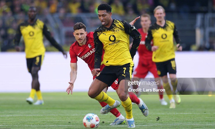 Dortmund thắng đậm