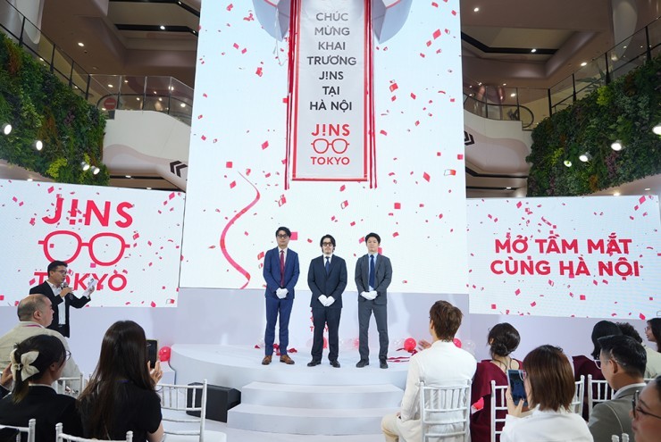 JINS "đáp cánh" Thủ đô: Tọa độ check-in mới toanh đậm chất Nhật tại AEON MALL Hà Đông!