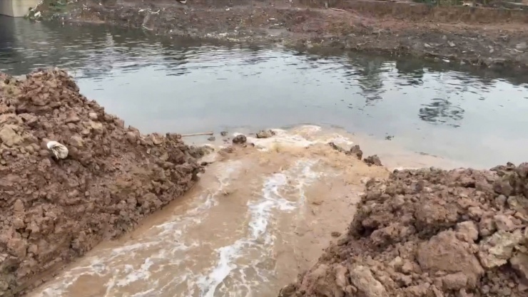 Trạm bơm Cầu Ngà 1 thoát nước ra sông Cầu Ngà.&nbsp;