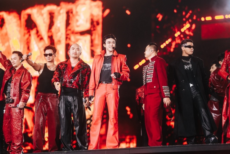 Sobin xả ảnh đêm “lễ tốt nghiệp” gây bão, fan đứng ngồi không yên - 5