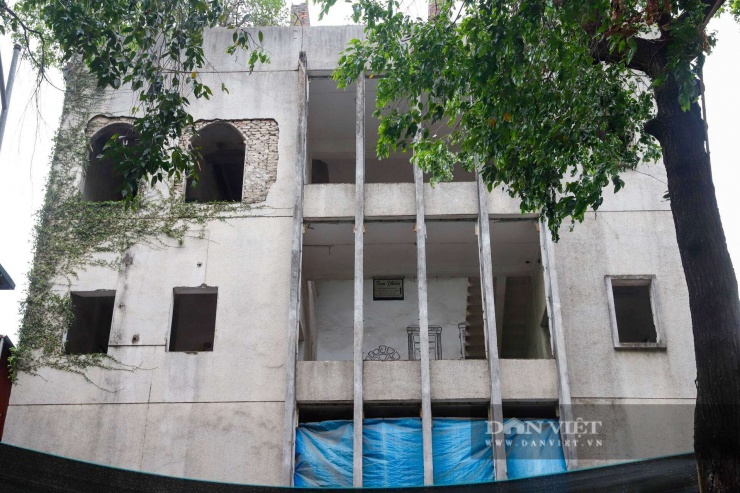 Năm 2013, Zone 9 nổi lên như một hiện tượng văn hóa chưa từng có, cả khu vực được coi là "tổ hợp vui chơi của giới trẻ" tập trung nhiều hàng quán từ café, bar, quán ăn, shop thời trang, studio, phòng triển lãm, lớp học Yoga, nghệ thuật… cho khách tới vui chơi, mua sắm, thư giãn... nhưng rồi cũng lụi tàn chớp nhoáng sau những thảm kịch kinh hoàng.&nbsp;