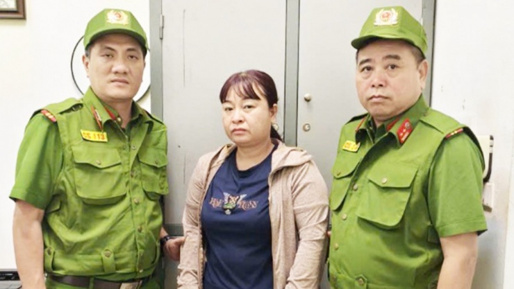 Đối tượng Nguyễn Thu Hà tại cơ quan công an