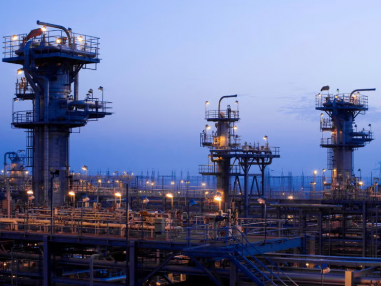 Các giàn khai thác tại Ghawar ngày nay vẫn bơm ra hàng triệu thùng dầu mỗi ngày, đóng góp phần lớn vào sản lượng dầu của Saudi Arabia. Ảnh: NS Energy