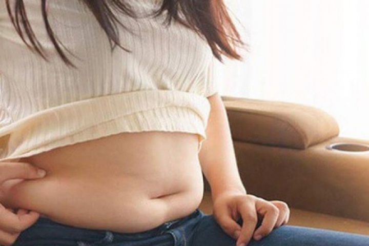 Nên tập plank hay gập bụng để giảm mỡ bụng nhanh hơn?
