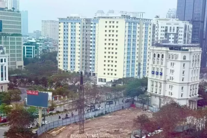 Ôm đất vàng gần 20 năm, ông lớn ngân hàng bị Hà Nội ra “tối hậu thư”