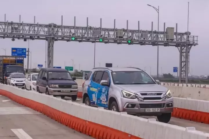 Cao tốc phải đóng-mở dịp nghỉ lễ để giảm ùn ứ: Vì sao chưa thể áp dụng cao tốc không barie?
